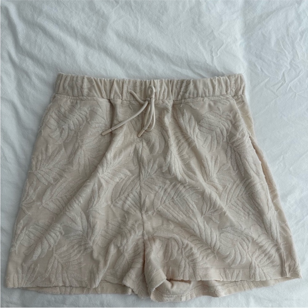Avec Les Filles Cream Leaf Pattern Button-Down Shirt and Shorts Set - Relaxed - Picture 6 of 8